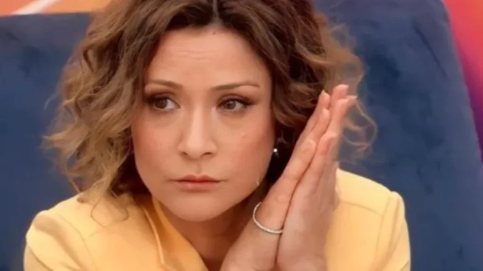 “Afera dhe ngacmime …”, Egla Ceno dë*ohet për shpifje ndaj moderatorit shqiptar