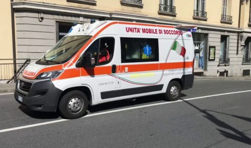 Ngjarje horror! Nëna gjendet e mb*tur në det, i biri 8-vjeçar i vr*rë me th*kë në banesë