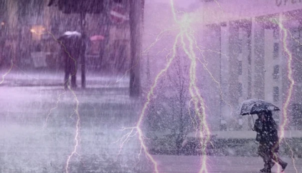 Ditët e dimrit po vijnë! Përkeqësohet moti, ja cfarë pritet të ndodh sipas SHMU. Zonat që duhet të bëjnë kujdes