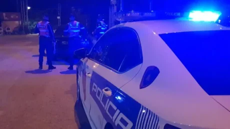 Çfarë po ndodh tek Komuna e Parisit? Kërcet grushti mes taksistëve, dyshohet se …