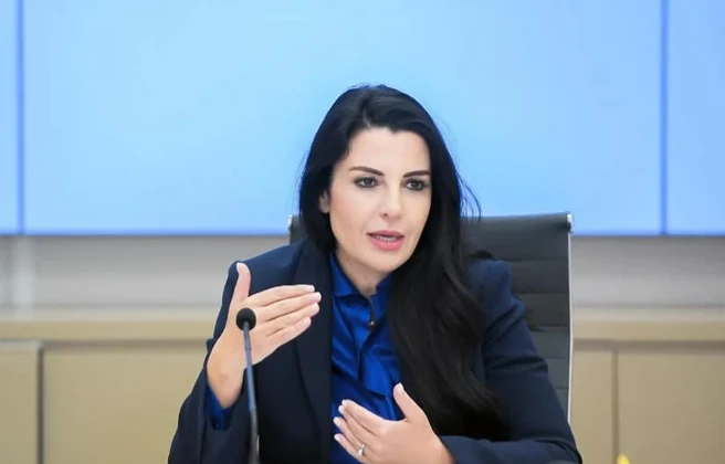 Cfarë i ndodhi Belinda Ballukut? Pas hetimit nga SPAK, zv.kryeministrja shfaqet me syrin e nxirë (Foto)