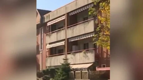 E RËNDË/ 41-vjeçari vr*t me thikë ish-të dashurën, telefonon policinë dhe…