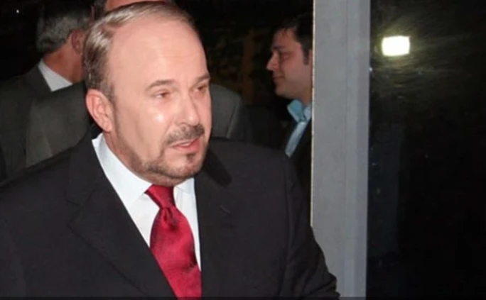 ‘Lindëm, u rritëm, u shkolluam dhe punuam bashkë, ti sot e mbylle!’ Ky është dedikimi më prekës për Fatos Nanon nga ‘mikja e jetës’