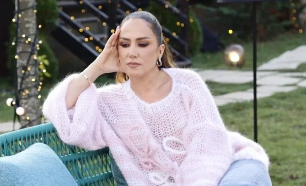 Arbana Osmanit i ndodh ajo që se mendonte kurrë, fansat e ‘kryqëzojnë’, zbulohet arsyeja