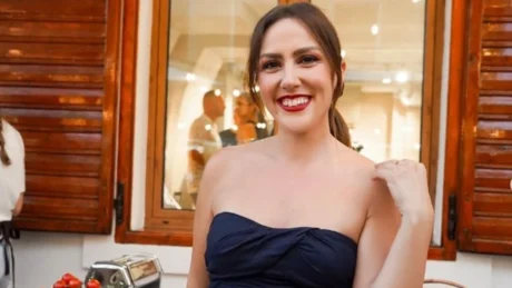 Çfarë po paralajmëron Arbana Osmani? Moderatorja e njohur nesër me program “-18”: Më ndodh për herë të parë pas 25 vitesh