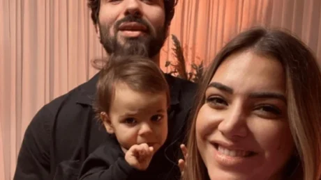 Poem Blu feston ditëlindjen, Sara TRONDITET nga komenti që merr në rrjetet sociale!