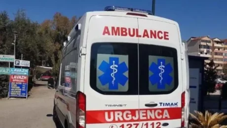 Aksident i rëndë/ Ishte duke kaluar rrugën, makina përplas për vdekje këmbësorin