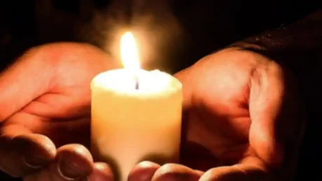 Tragjedi në klasë/ Mësuesi ndërron jetë papritur para studentëve