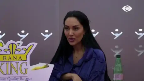 “Më ule pantallonat…”, Juxhini i kërkon llogari Armelës, banorja i kthehet keq: Më ke prekur… (Video)