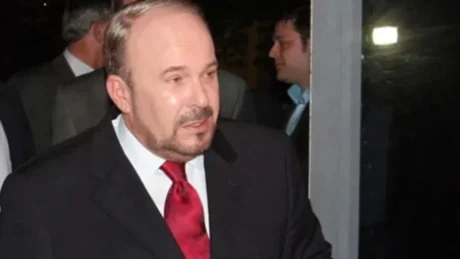 Nuk mbahen lotët nga kjo video e RRALLE e Fatos Nanos ‘Jam i pishmanit që bëra…’