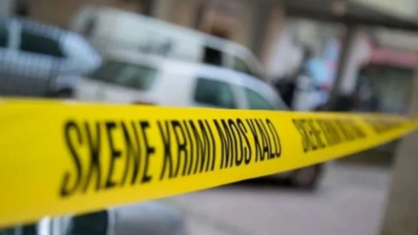 Thellohet dhimbja! Dy vëllezërit u vr*në në derë të shtëpisë, para 3 ditësh kishin v*rrosur të atin