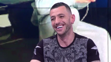 ‘Më puth’, Stresi rrëfen momentin me Jozin që bëri xhiron e rrjeteve sociale: E kaluam me…