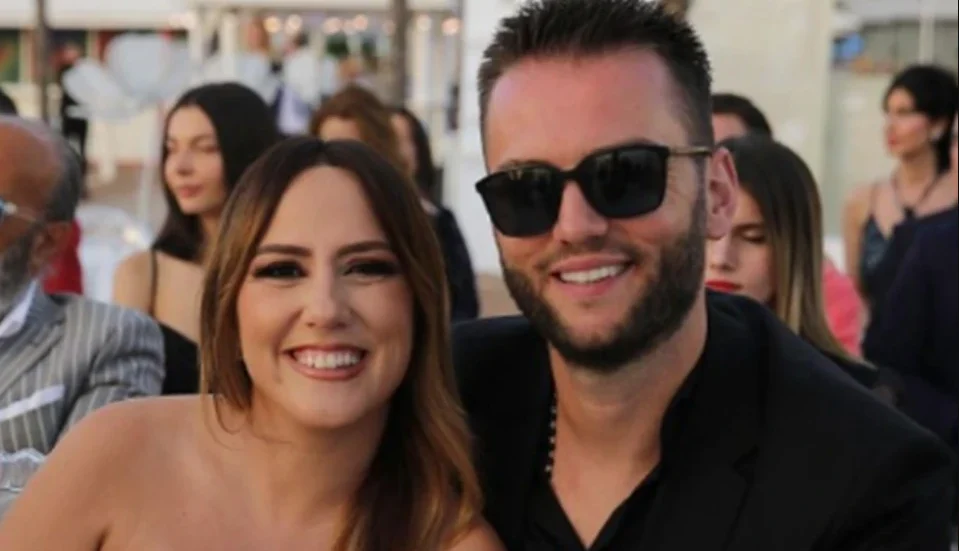 FOTO/ Arbana Osmani konfuzon rrjetin, çfarë po ndodh mes saj dhe Eduartit?