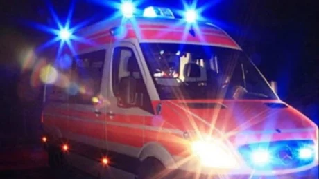 Aksident me vde*je në vend, makina përplas kalimtarin