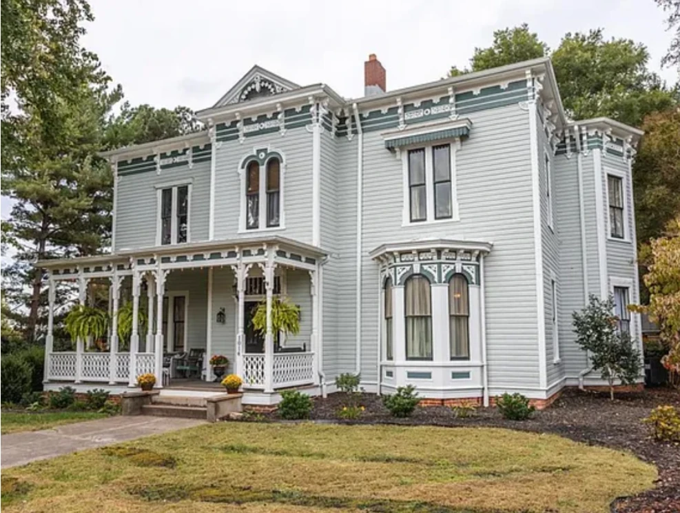 The Vaughan House, circa 1888 with 1 acre in Virginia: $398,500